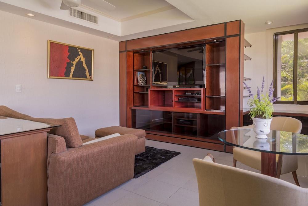 Elegant Lagoon Front Villa By Casa Paraiso Cancun Luaran gambar