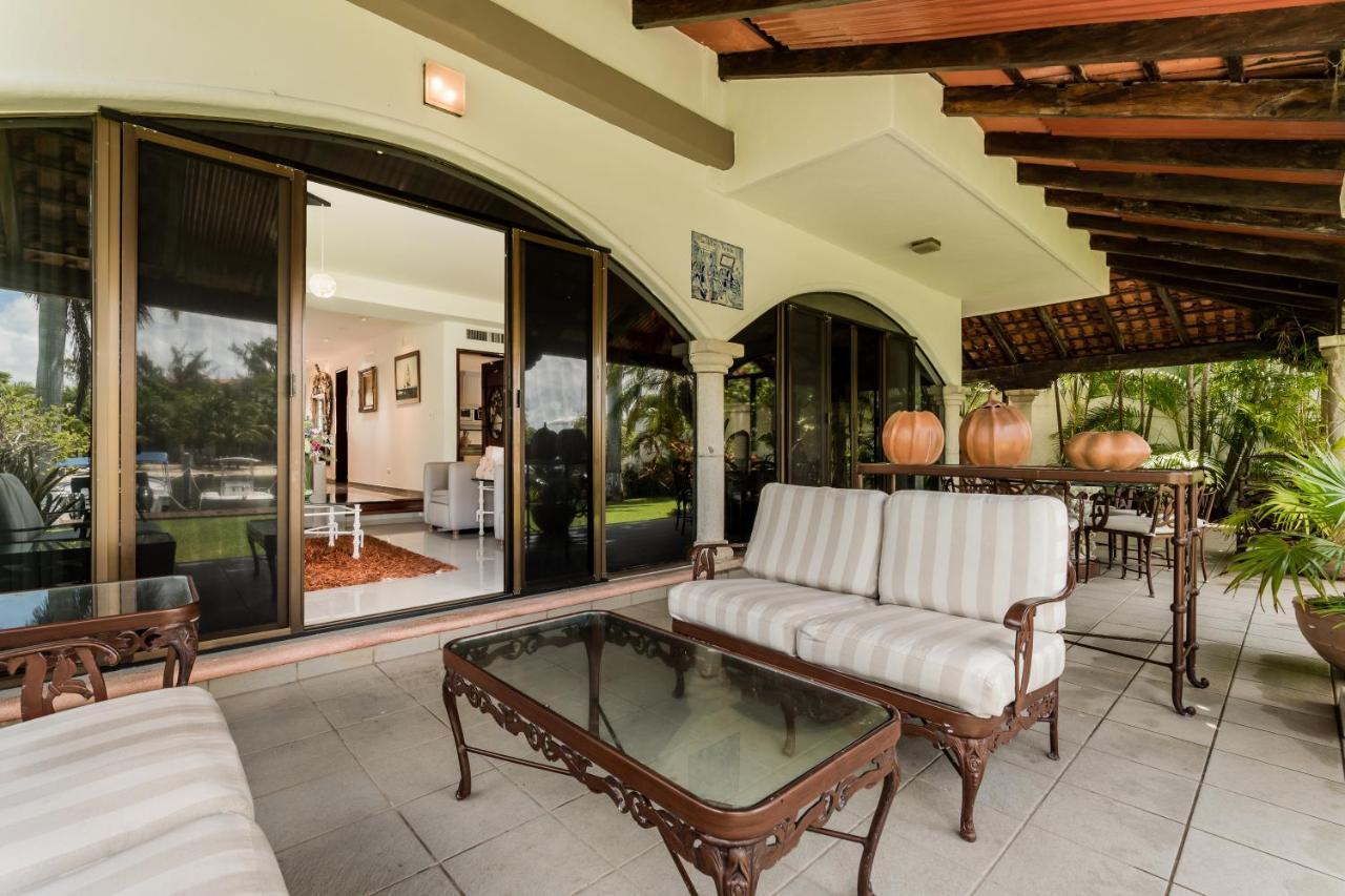 Elegant Lagoon Front Villa By Casa Paraiso Cancun Luaran gambar